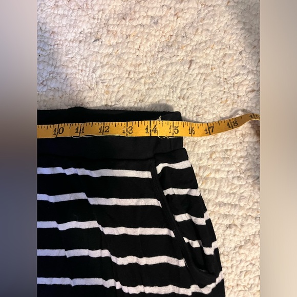 Max Studio Weekend long maxi style striped skirt. Size Medium. Has POCKETS - Picture 10 of 11